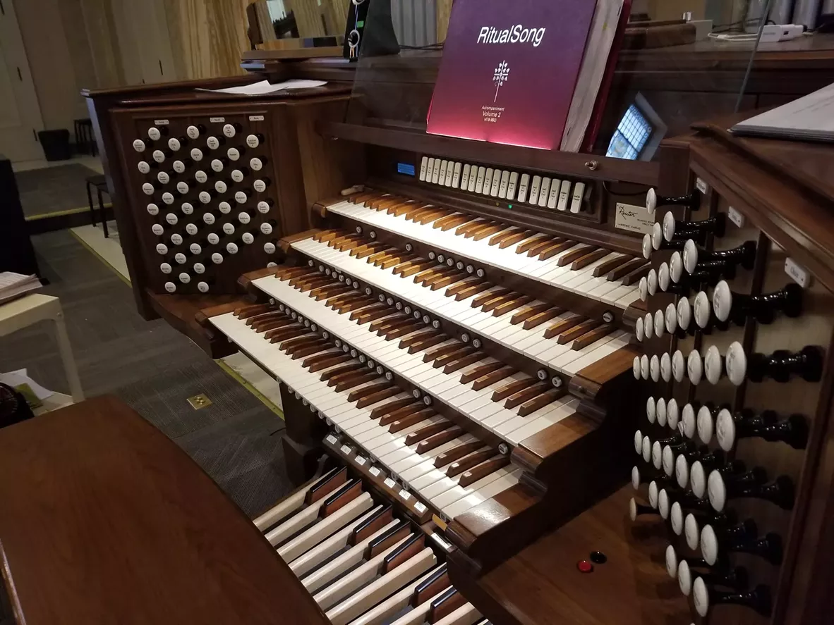 The Cathedral Pipe Organ Console