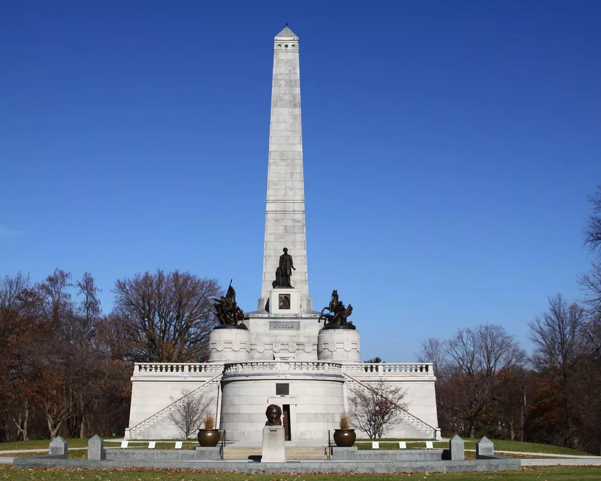 lincoln_tomb.webp