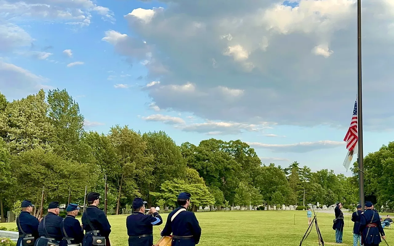 Image: Lincoln Tomb Flag Lowering Ceremony
