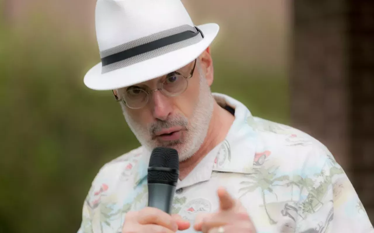 Image: Phil Steinberg sings Sinatra