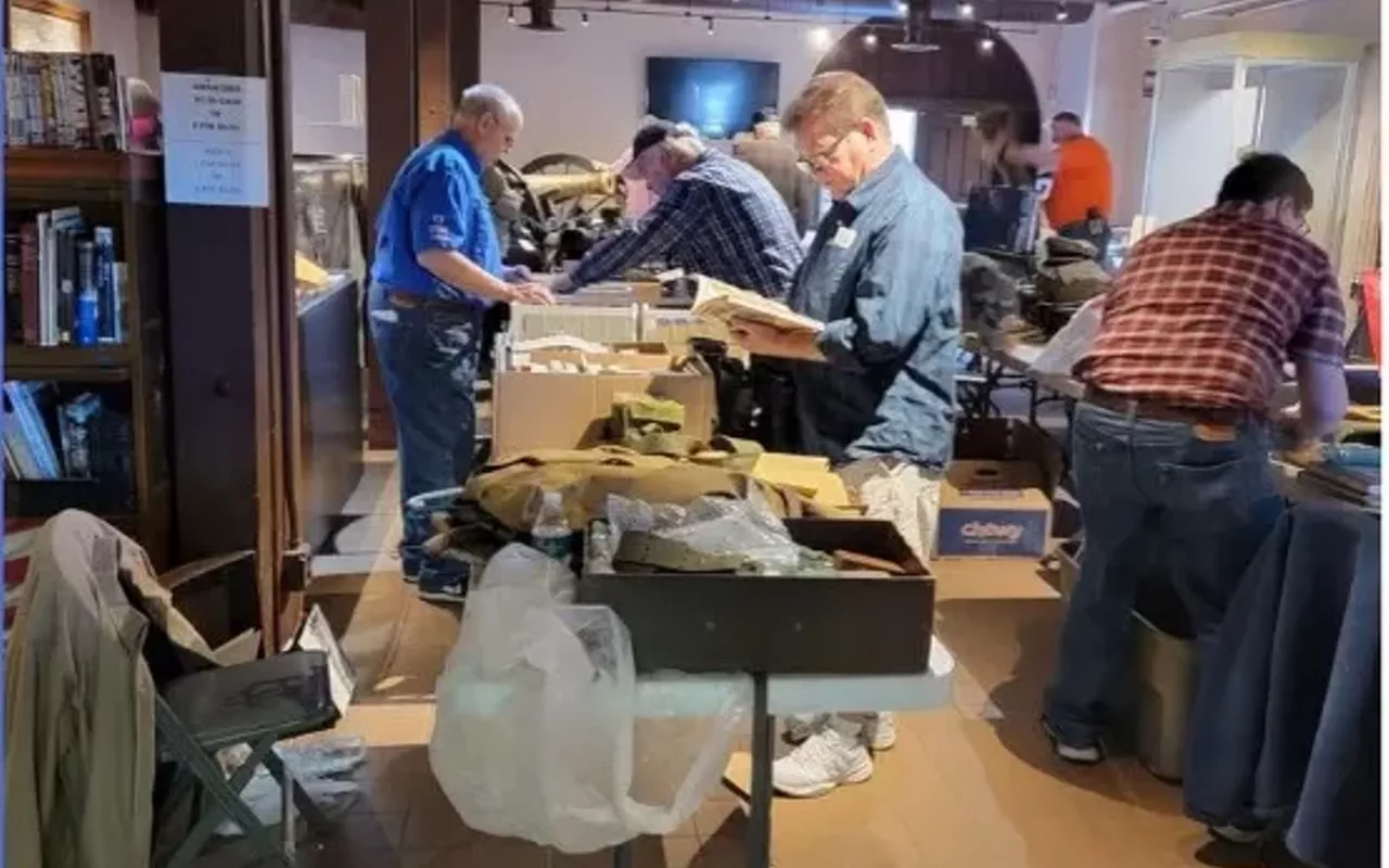 Image: Re-enactors Swap Meet