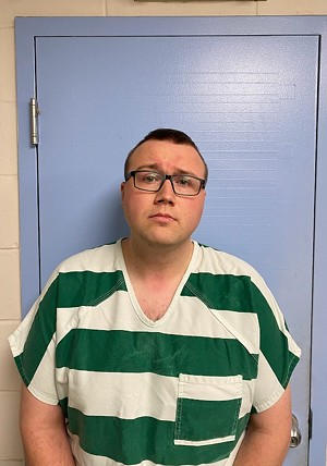 Petersburg man pleads guilty to child porn charges